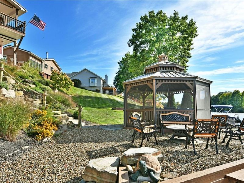 1460 Lake Vue Drive, Roaming Shores, OH 44085 Photo 9