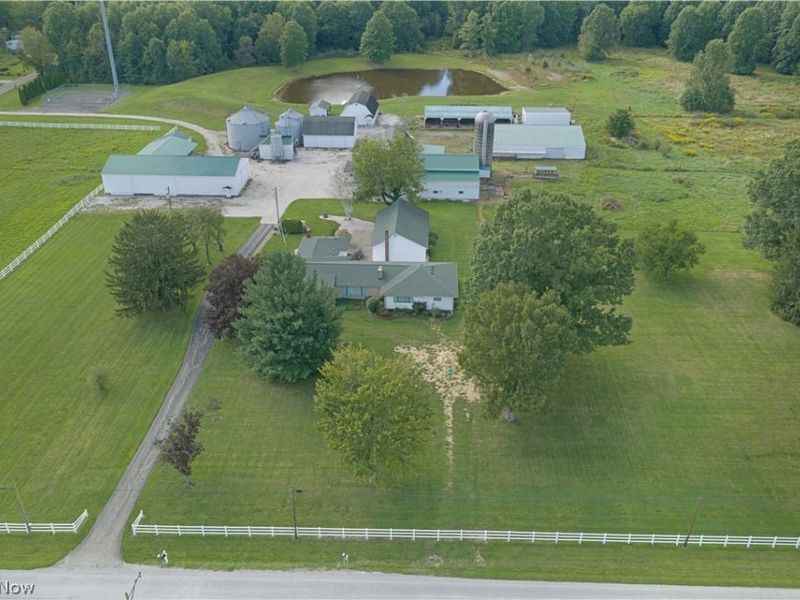 1325 Braceville Robinson Road, Southington, OH 44470 Photo 1