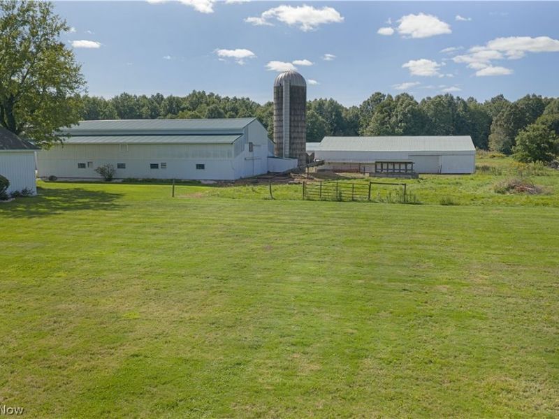1325 Braceville Robinson Road, Southington, OH 44470 Photo 12