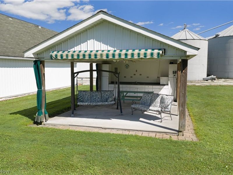 1325 Braceville Robinson Road, Southington, OH 44470 Photo 14