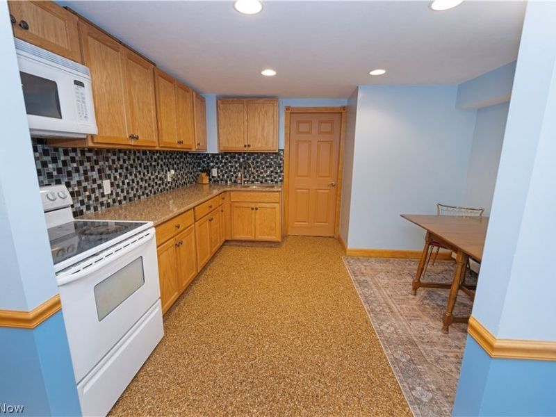 1325 Braceville Robinson Road, Southington, OH 44470 Photo 32