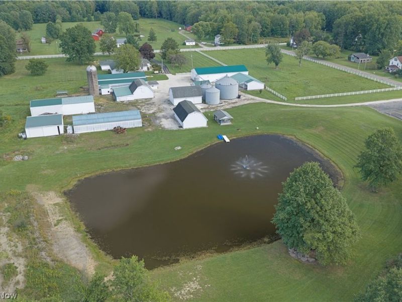 1325 Braceville Robinson Road, Southington, OH 44470 Photo 4