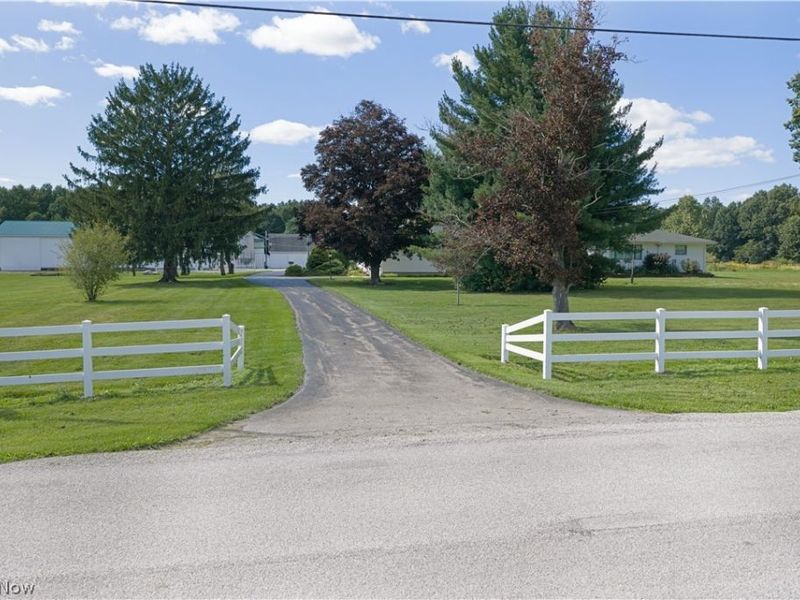 1325 Braceville Robinson Road, Southington, OH 44470 Photo 5