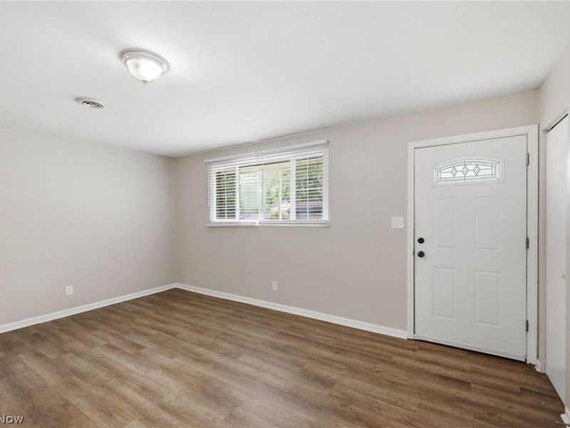 1634 Vilardo Lane, Columbus, OH 43227 Photo 3