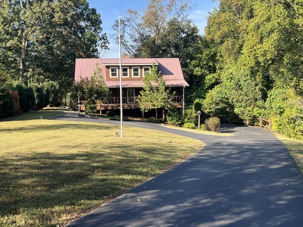 142 Rayahs Way , Quebeck, TN 38579