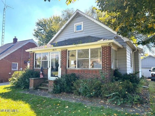 1015 E Elm Tree Road, Rossford, OH 43460