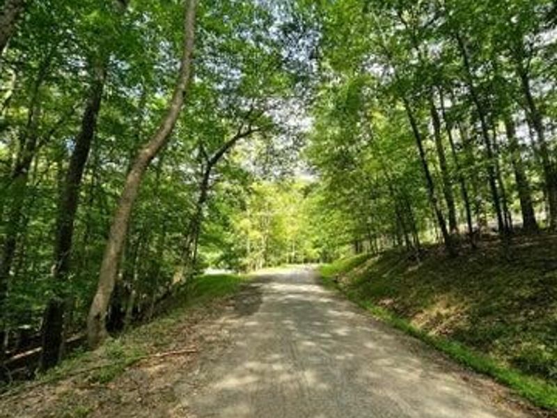 1756 Mohican Lane , Hideaway Hills, OH 43107 Photo 4