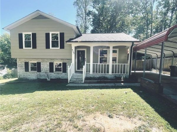 4709 Chaucer Drive , Greensboro, NC 27407