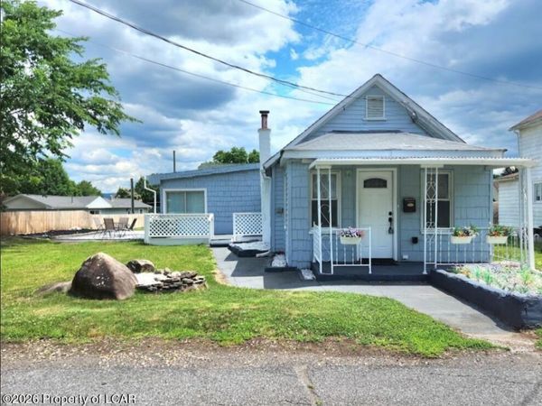 6 Rowlands Lane, Wyoming, PA 18644