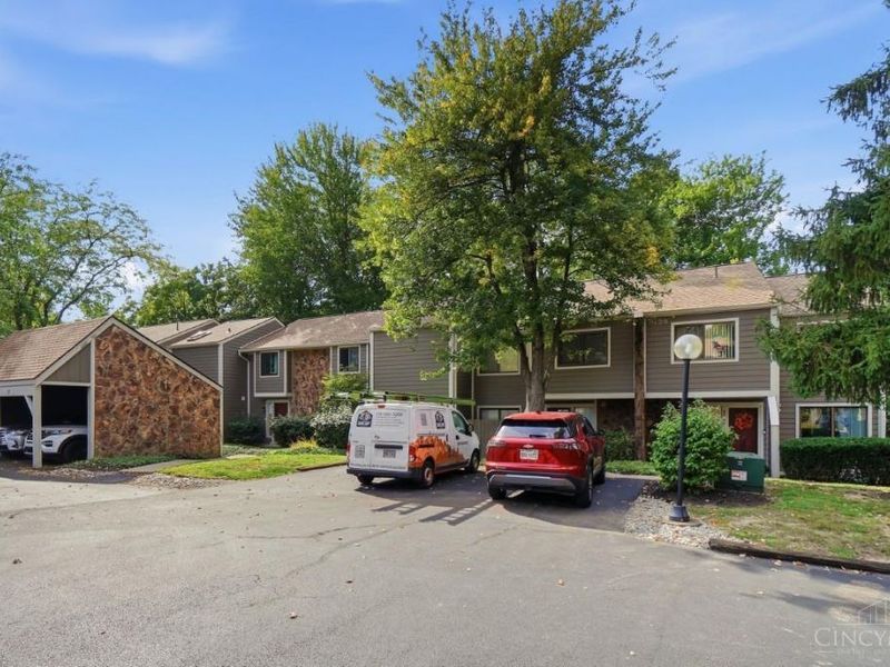 9831 Timbers Drive, Blue Ash, OH 45242 Photo 2