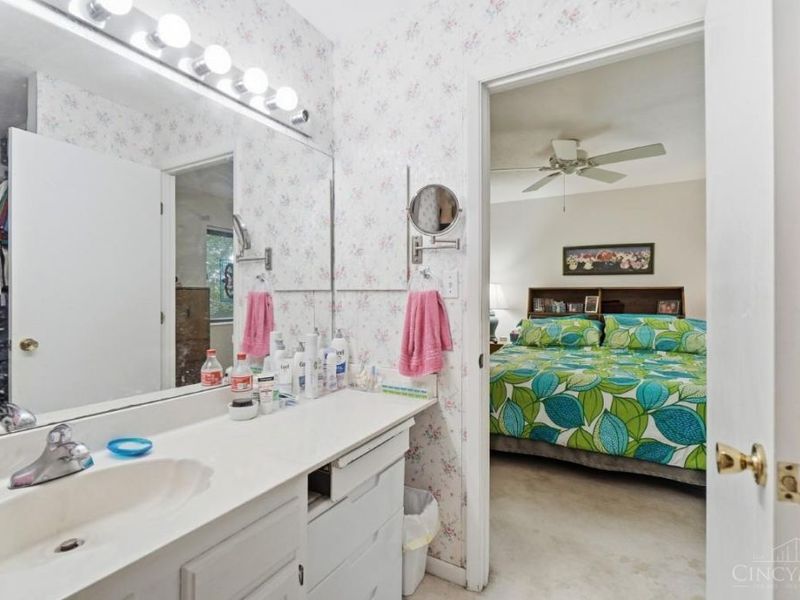 9831 Timbers Drive, Blue Ash, OH 45242 Photo 21