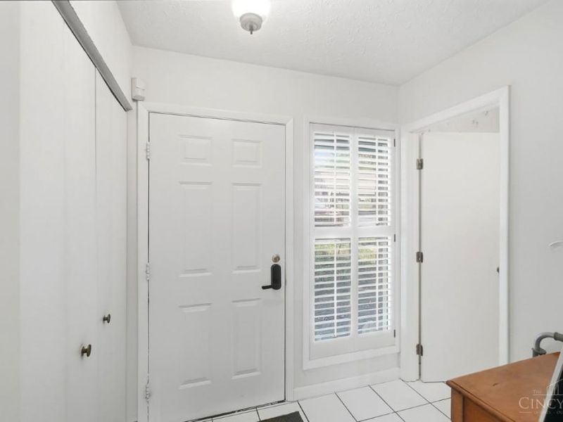 9831 Timbers Drive, Blue Ash, OH 45242 Photo 4