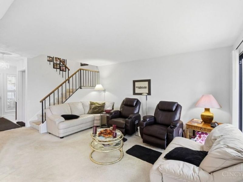 9831 Timbers Drive, Blue Ash, OH 45242 Photo 7