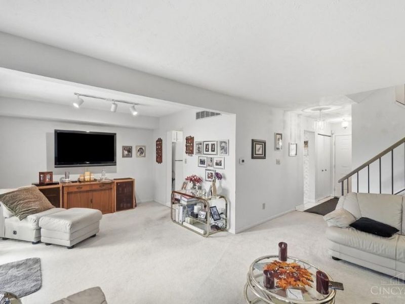 9831 Timbers Drive, Blue Ash, OH 45242 Photo 9