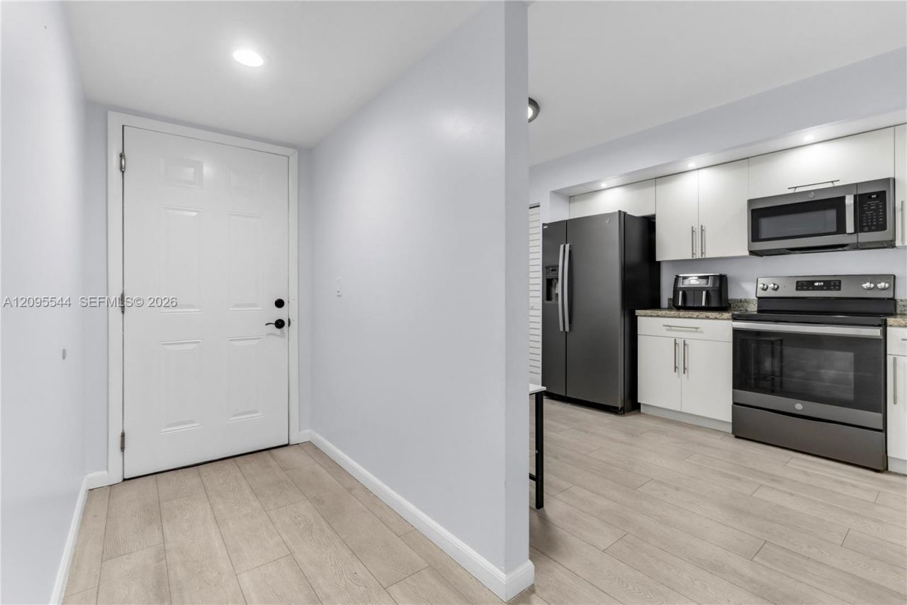 12500 SW 5th Ct , Unit 210M, Pembroke Pines, FL 33027 Photo
