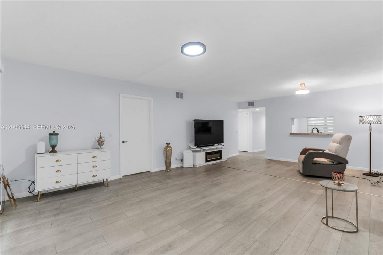 12500 SW 5th Ct , Unit 210M, Pembroke Pines, FL 33027 Photo