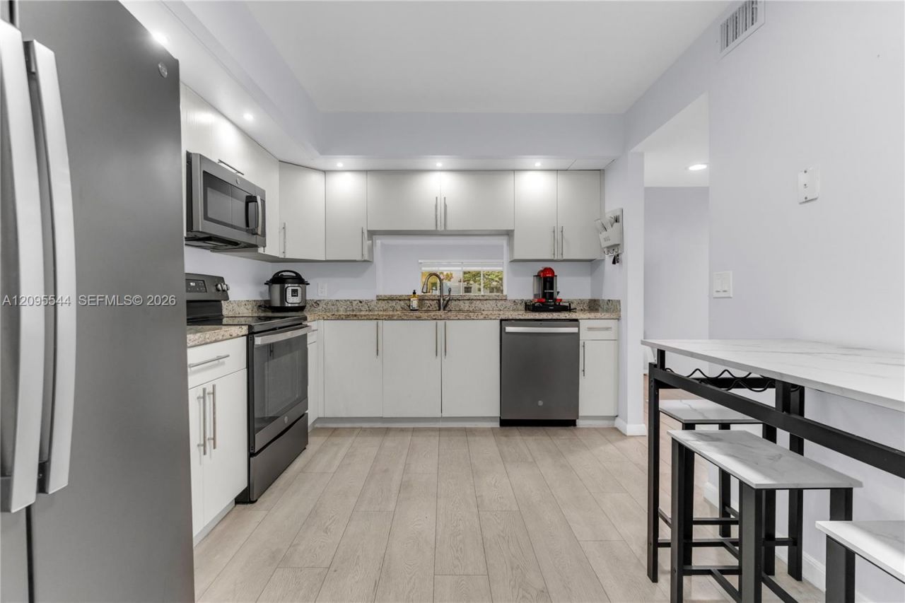 12500 SW 5th Ct , Unit 210M, Pembroke Pines, FL 33027 Photo