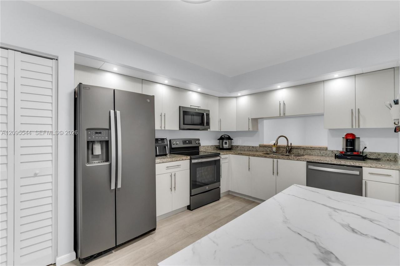 12500 SW 5th Ct , Unit 210M, Pembroke Pines, FL 33027 Photo