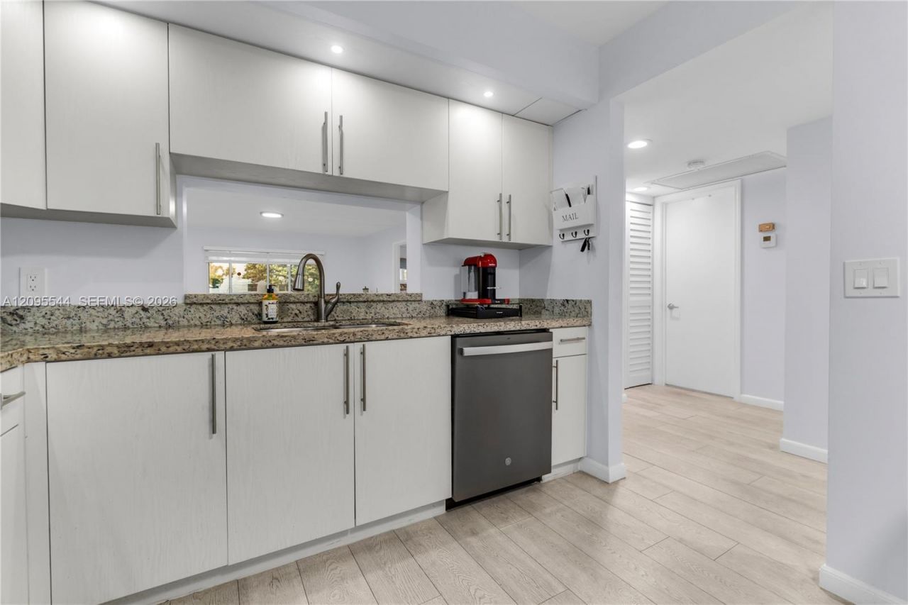 12500 SW 5th Ct , Unit 210M, Pembroke Pines, FL 33027 Photo