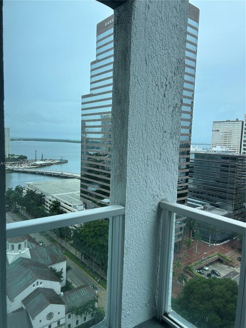 500 Brickell Ave , Unit 2304, Miami, FL 33131 Photo
