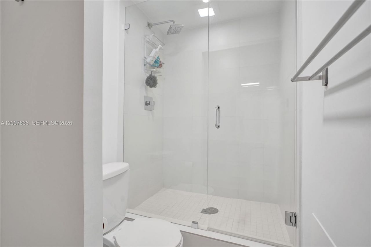 2851 NE 183rd St, Unit 211E, Aventura, FL 33160 Photo