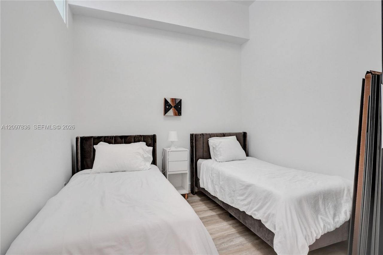 2851 NE 183rd St, Unit 211E, Aventura, FL 33160 Photo