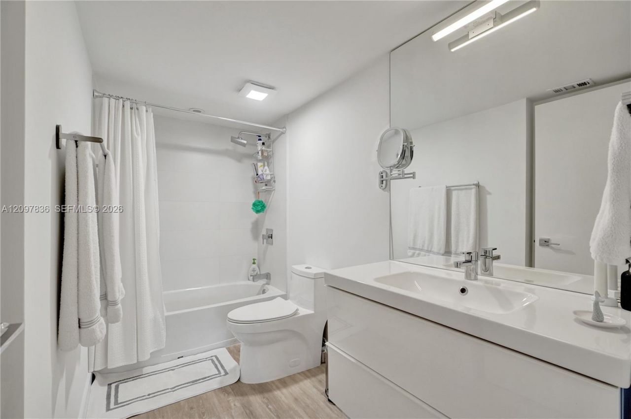 2851 NE 183rd St, Unit 211E, Aventura, FL 33160 Photo