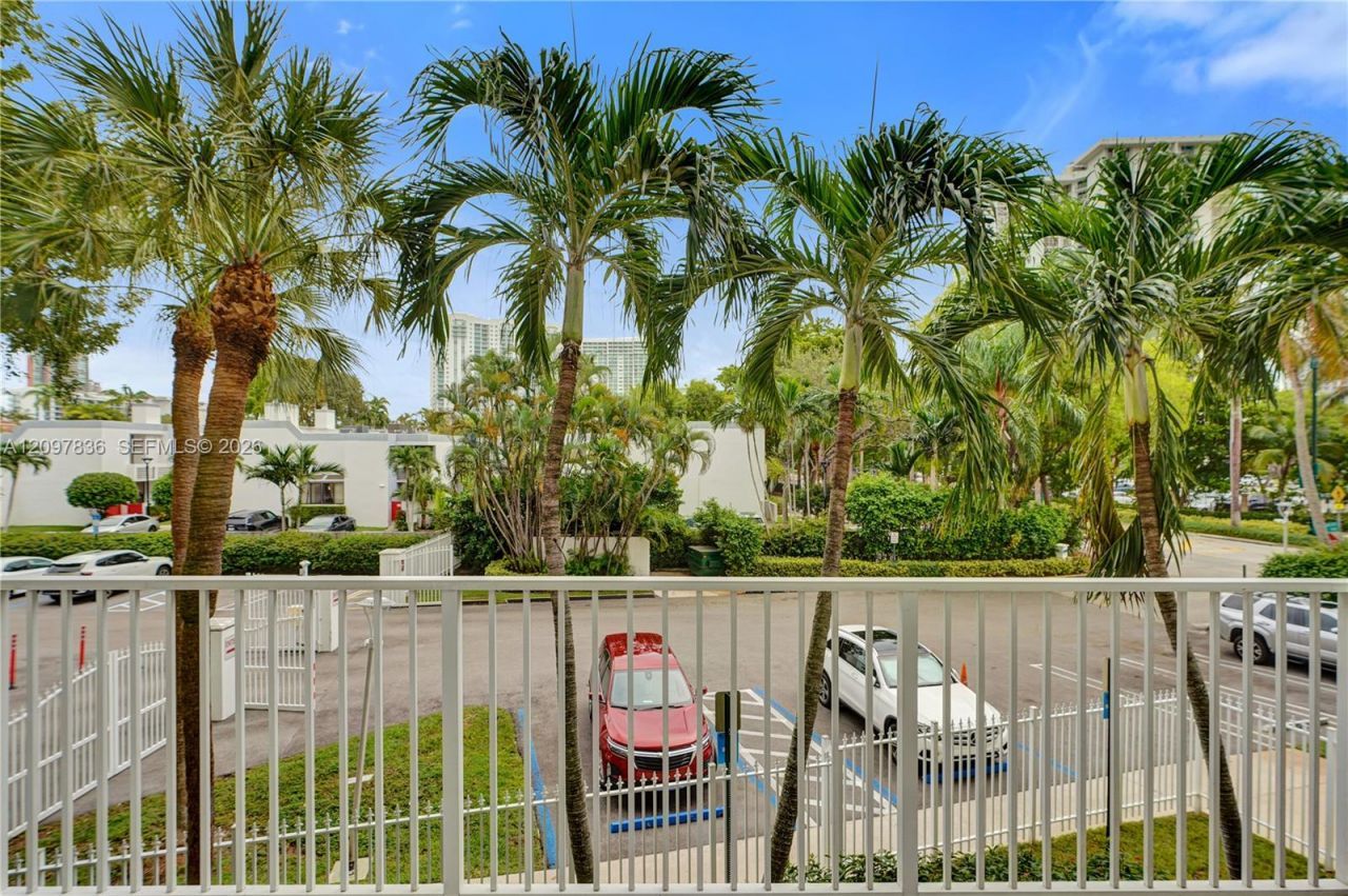 2851 NE 183rd St, Unit 211E, Aventura, FL 33160 Photo