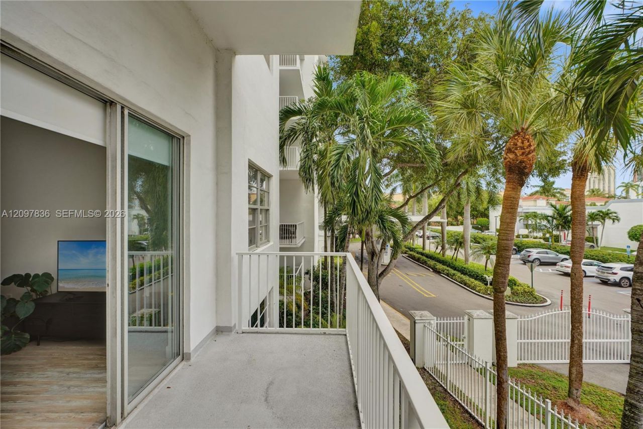 2851 NE 183rd St, Unit 211E, Aventura, FL 33160 Photo