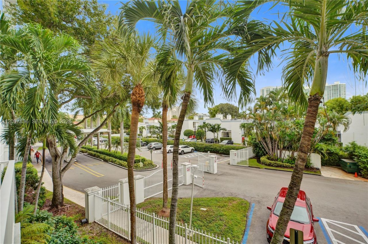 2851 NE 183rd St, Unit 211E, Aventura, FL 33160 Photo