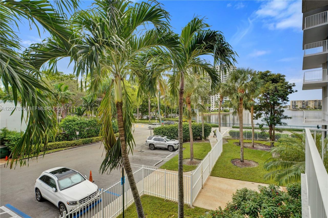2851 NE 183rd St, Unit 211E, Aventura, FL 33160 Photo
