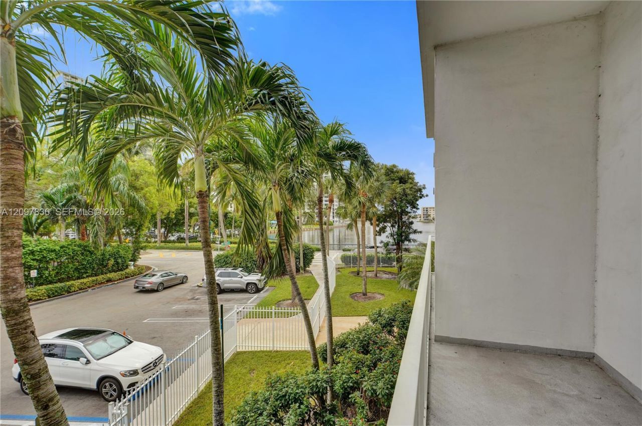 2851 NE 183rd St, Unit 211E, Aventura, FL 33160 Photo