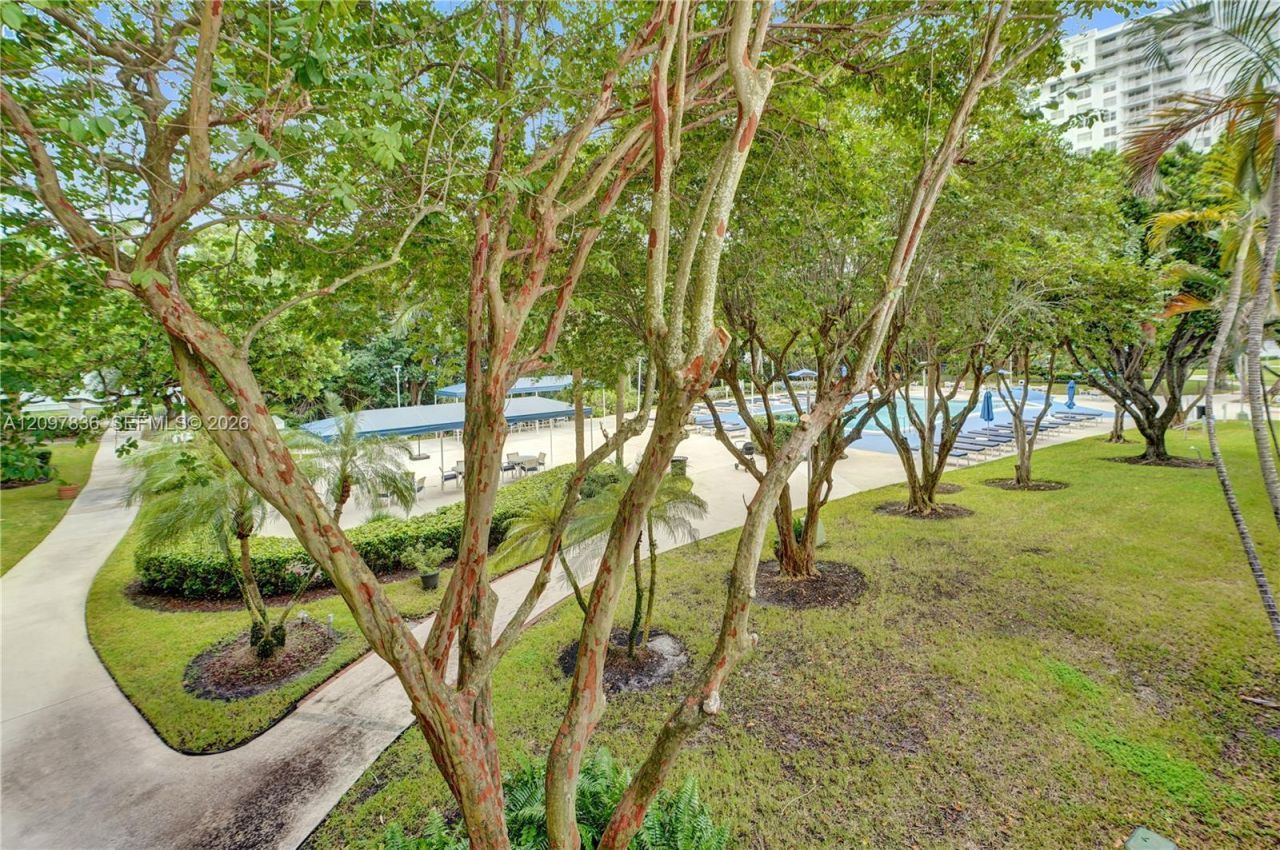 2851 NE 183rd St, Unit 211E, Aventura, FL 33160 Photo
