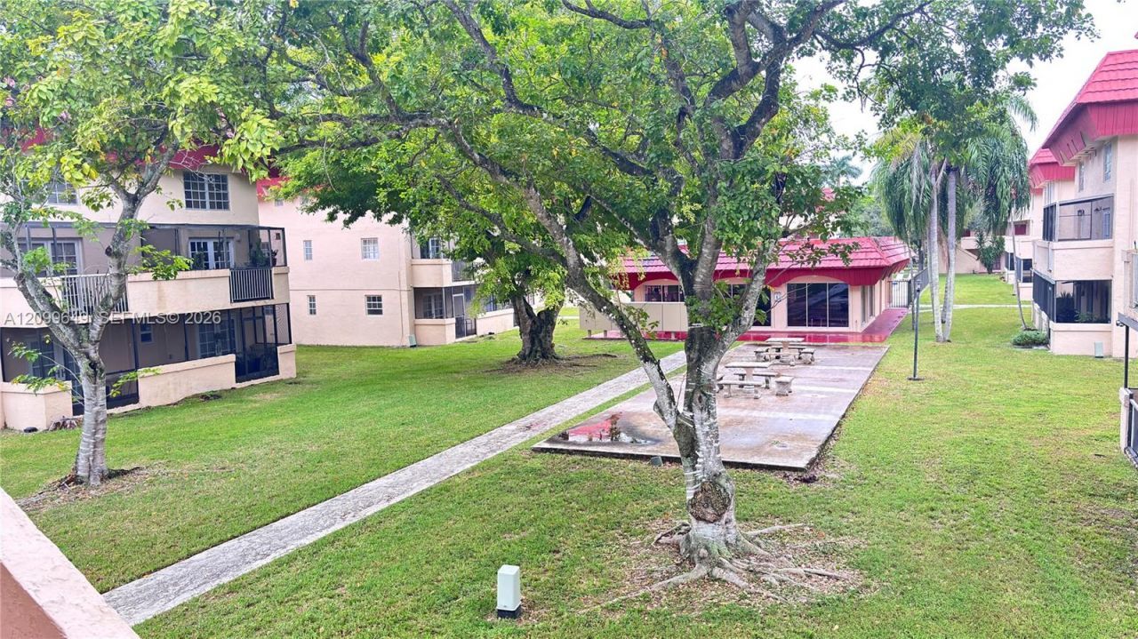 10905 N Kendall Dr , Unit 406, Miami, FL 33176 Photo