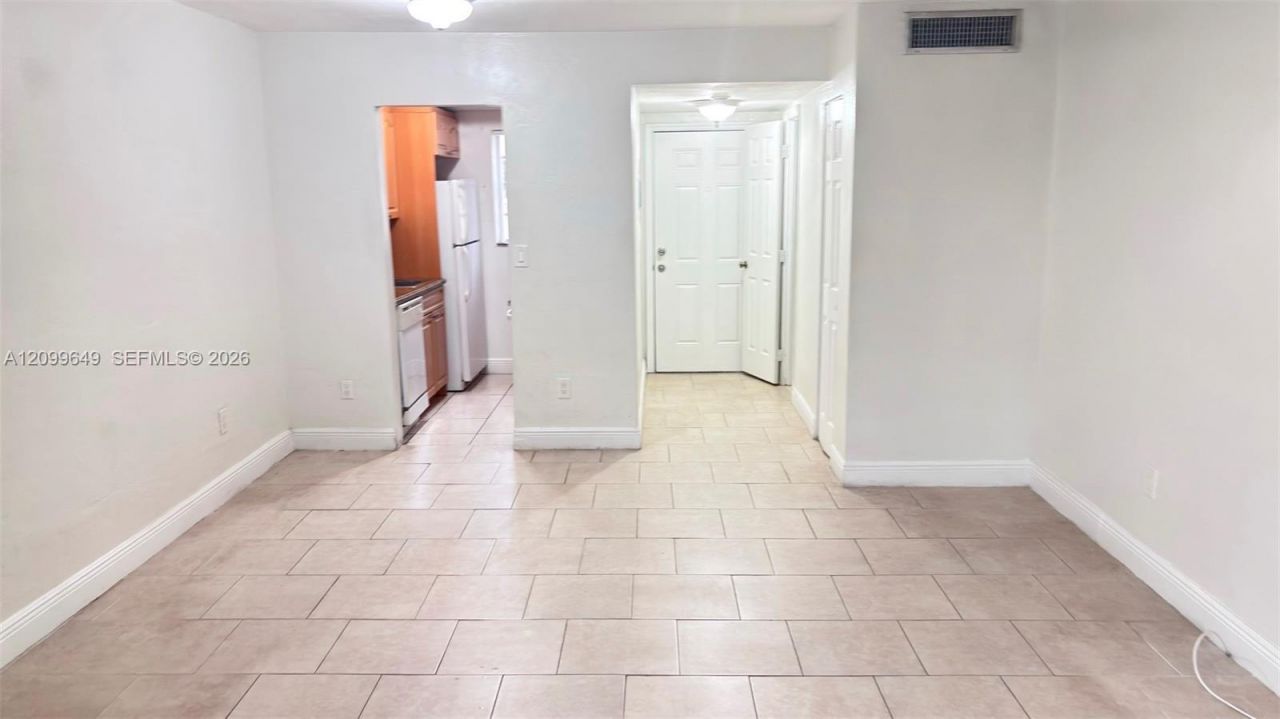 10905 N Kendall Dr , Unit 406, Miami, FL 33176 Photo