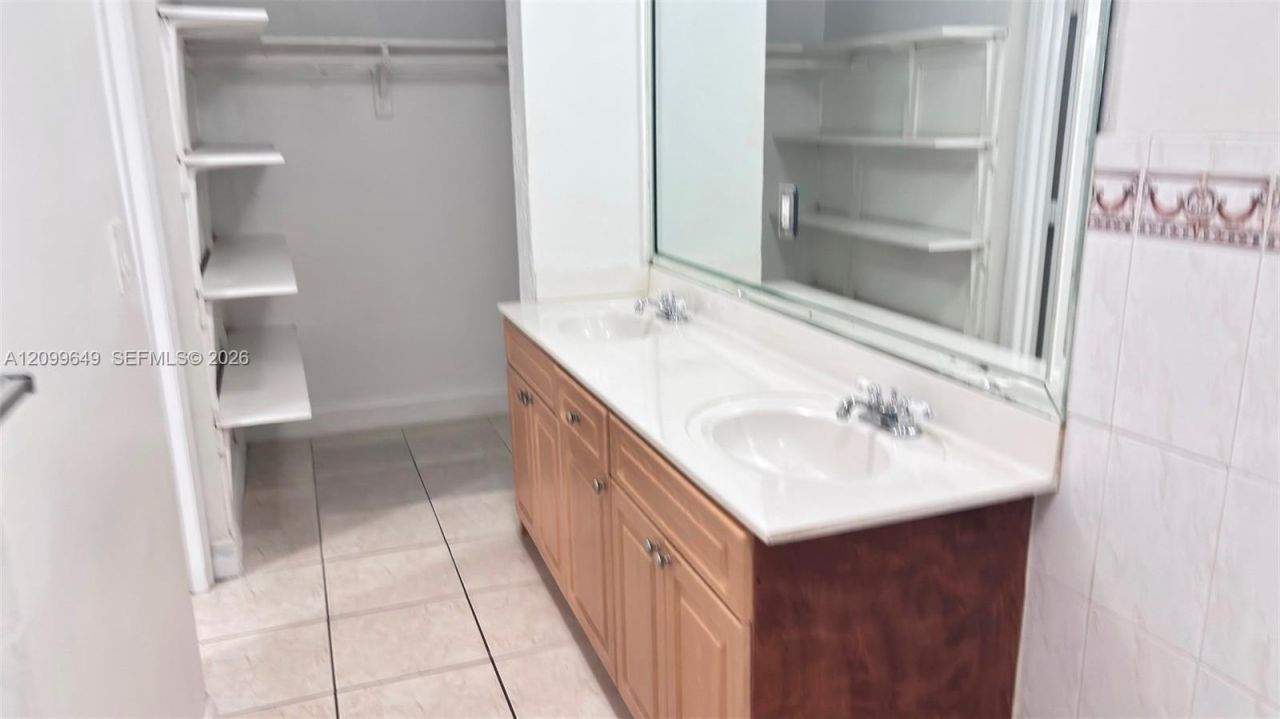 10905 N Kendall Dr , Unit 406, Miami, FL 33176 Photo