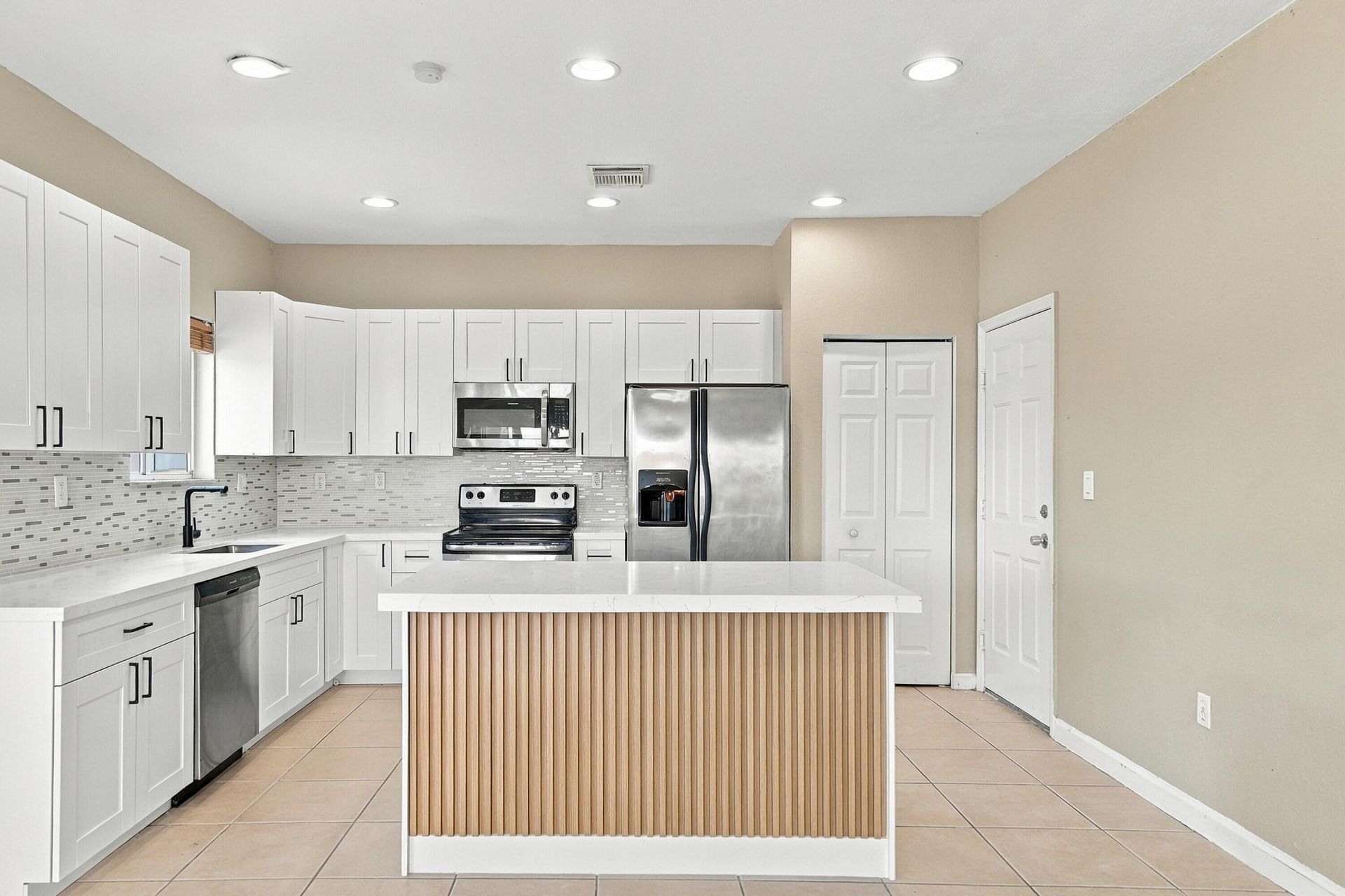 22121 SW 87th Place, Cutler Bay, FL 33190 Photo