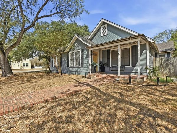 505 E Houston ST, Luling, TX 78648