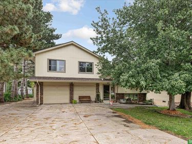 19311 Spyglass Court, Plattsmouth, NE 68048