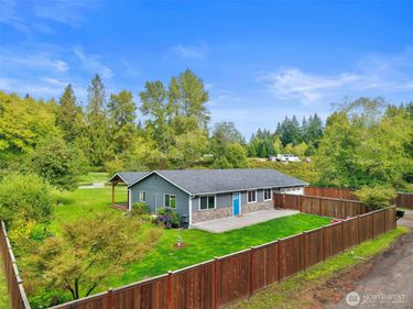 991 SW Berry Lake Road , Port Orchard, WA 98367