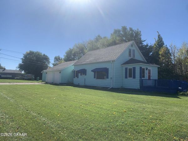 612 DELANO Avenue , Walhalla, ND 58282