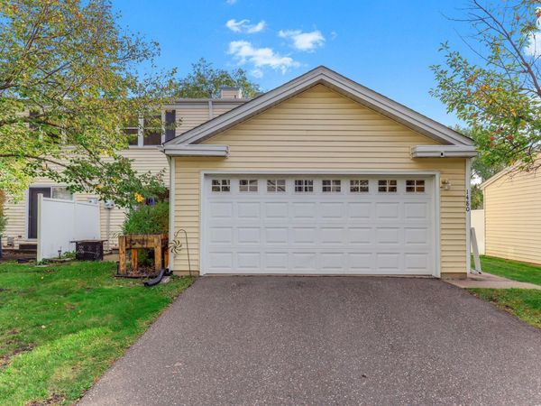 1480 Granada Avenue N, Oakdale, MN 55128