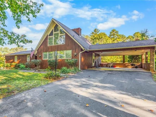 5901 La Sierra Drive , Pfafftown, NC 27040