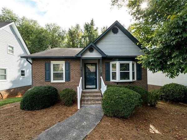 652 Lantern Ridge Drive , Winston-Salem, NC 27104