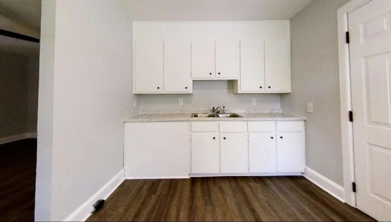 1157 Berkeley Street Photo 15