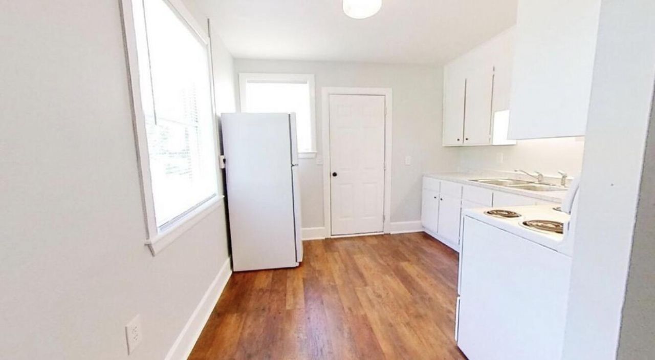 1157 Berkeley Street Photo 4