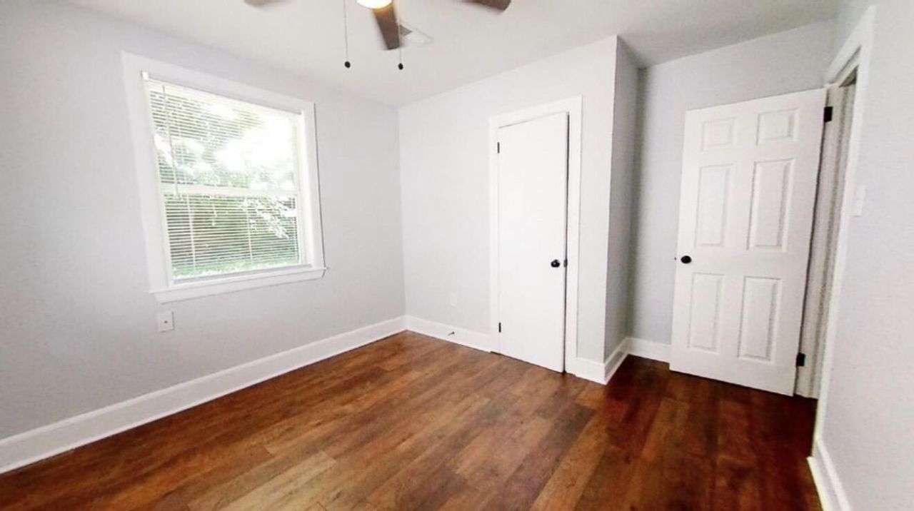 1157 Berkeley Street Photo 8