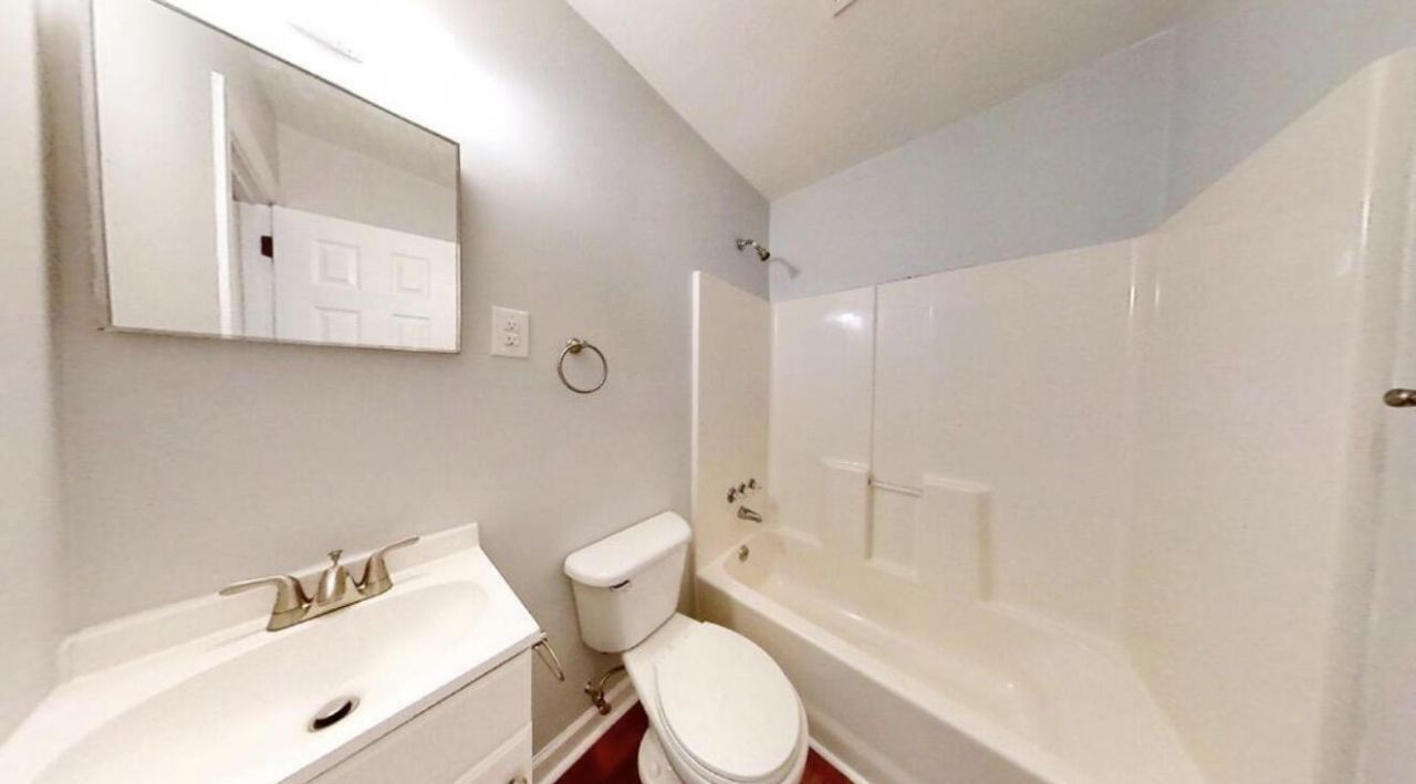 1157 Berkeley Street Photo 9