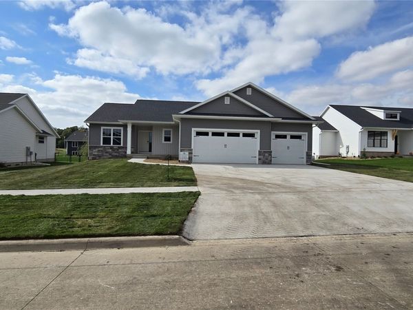 4038 Tall Pines Ct, Marion, IA 52302