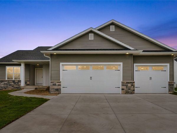 4038 Tall Pines Ct, Marion, IA 52302